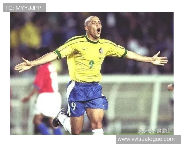 天下足球传奇球星回顾与时代变迁解析,足坛巨星如何定义足球历史 天下足球传奇球星回顾与时代变迁解析,足坛巨星如何定义足球历史